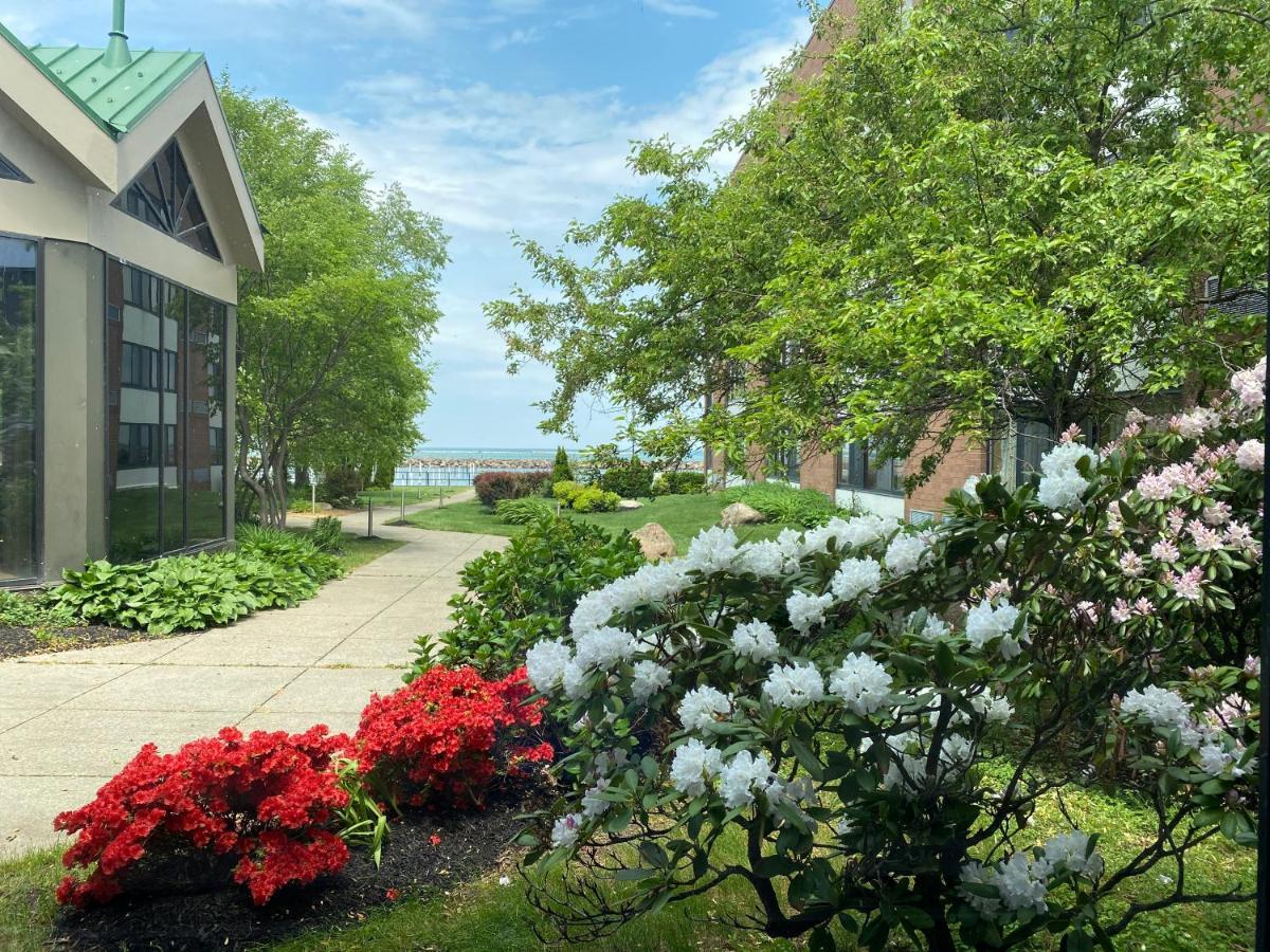 Clarion Hotel Conference Center On Lake Erie Дюнкерк Экстерьер фото