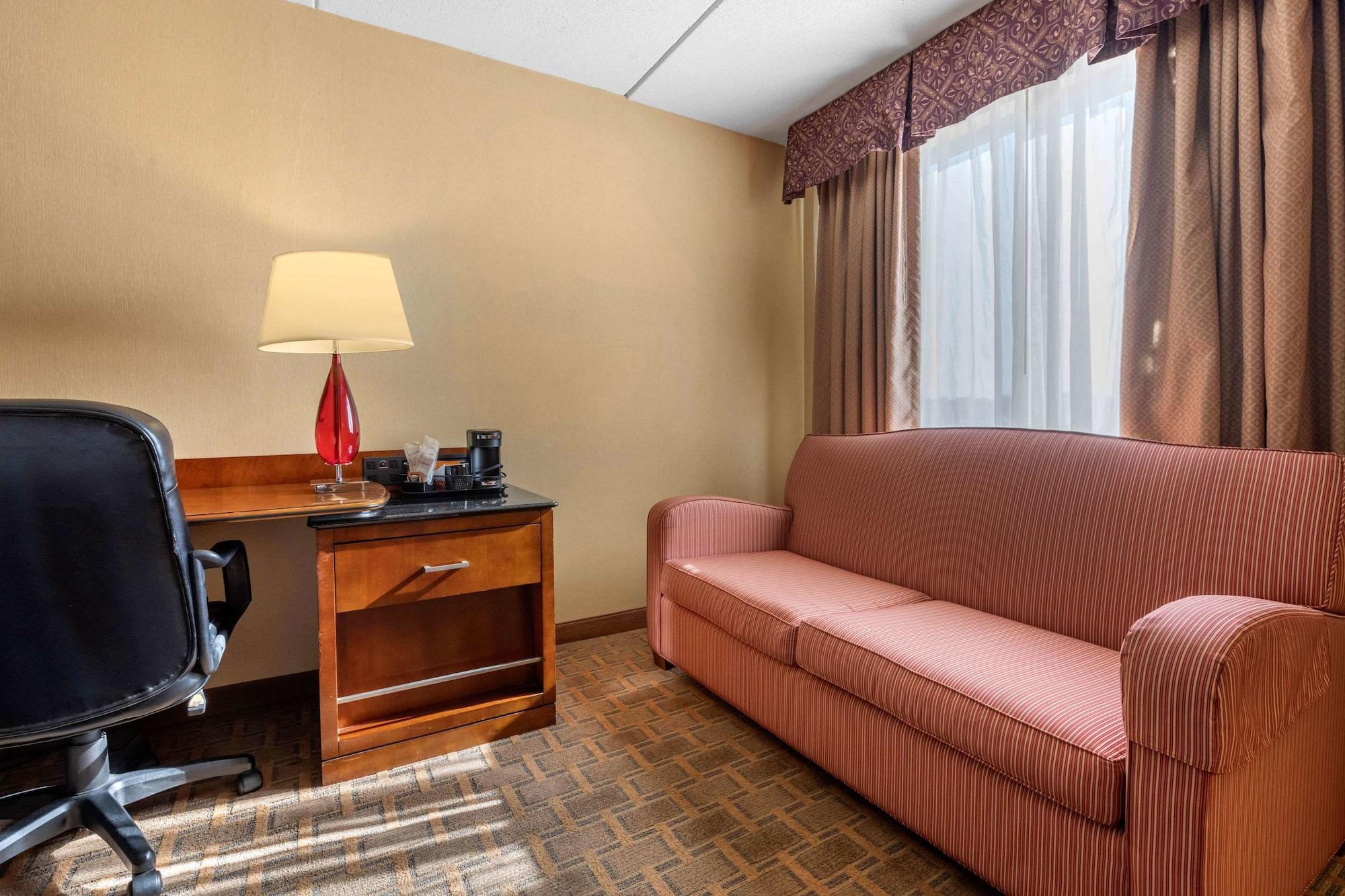Clarion Hotel Conference Center On Lake Erie Дюнкерк Экстерьер фото