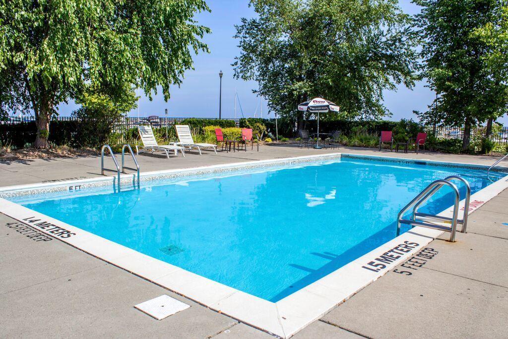 Clarion Hotel Conference Center On Lake Erie Дюнкерк Экстерьер фото