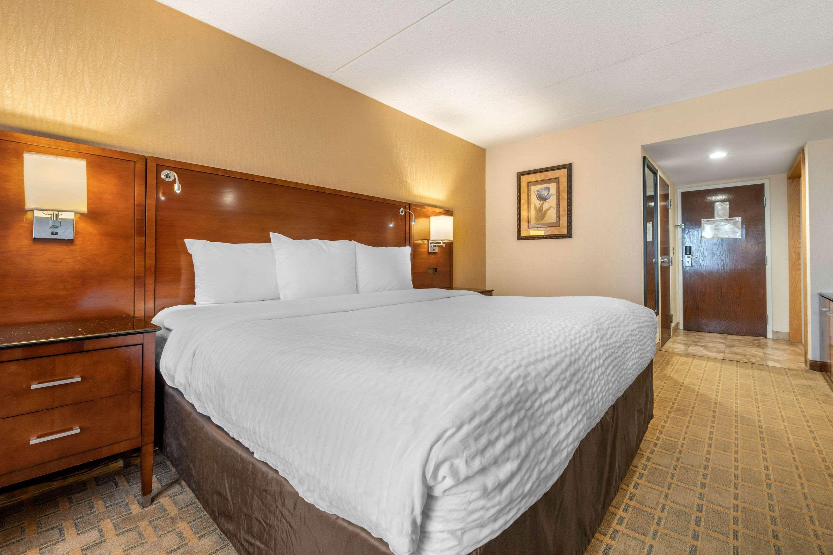 Clarion Hotel Conference Center On Lake Erie Дюнкерк Экстерьер фото