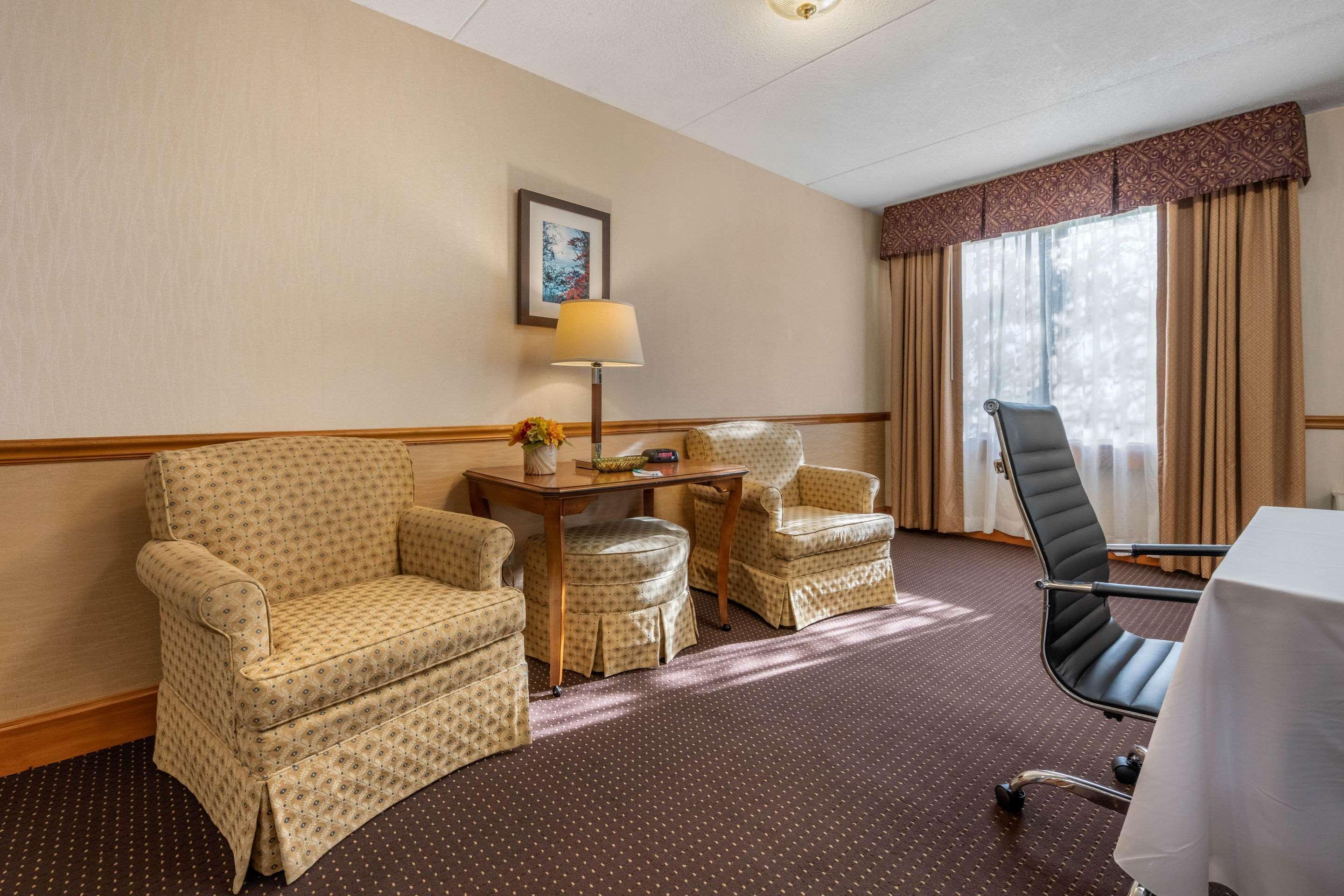 Clarion Hotel Conference Center On Lake Erie Дюнкерк Экстерьер фото